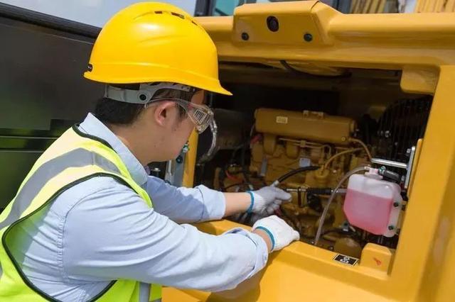 福泉市小松挖掘機(jī)維修售后服務(wù)全攻略 電話、翻新與再修服務(wù)詳解